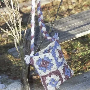 12-53 Snow Gnome Bag by DROPS Design Rabatter